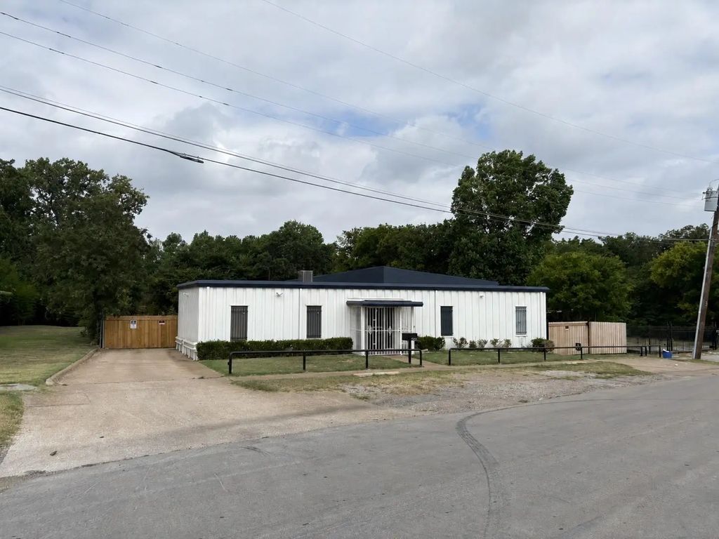 2211 Lamont Avenue, Dallas