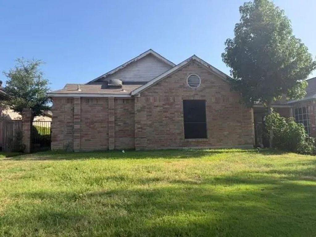 2525 W Oakdale Road, Irving