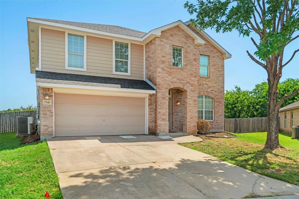 7745 Galemeadow Court, Fort Worth