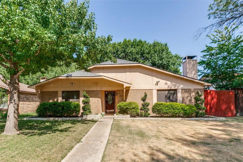 1305 Blanco Lane, Garland
