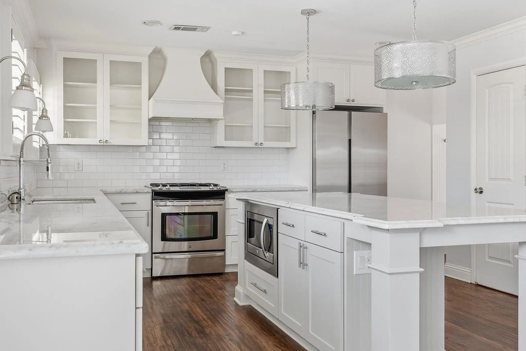 9836 Gooding Drive, Dallas