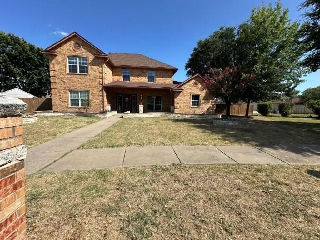 104 Dovehill Circle, Red Oak