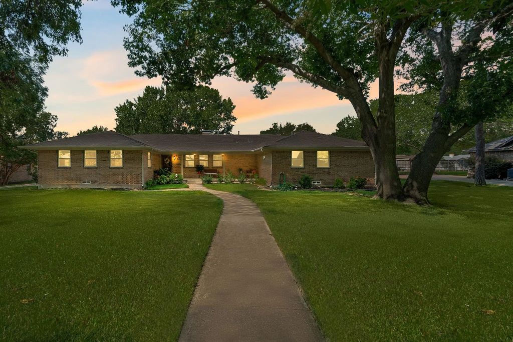 5003 Natchez Drive, Sachse