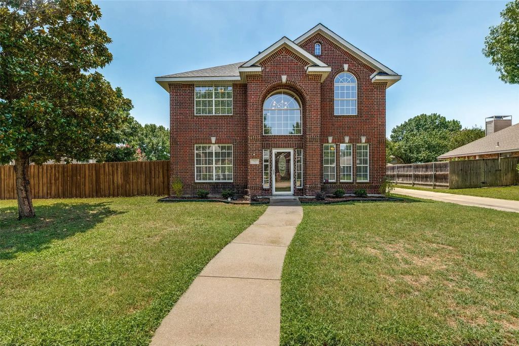 712 Rolling Hills Drive, Allen