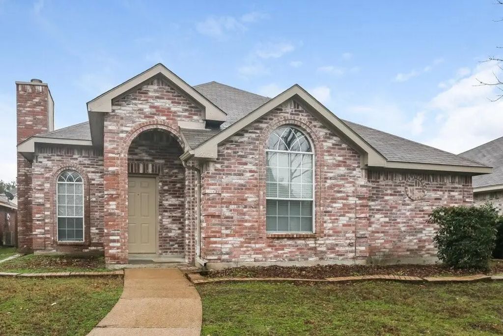 2124 Creek Royal Drive, Mesquite