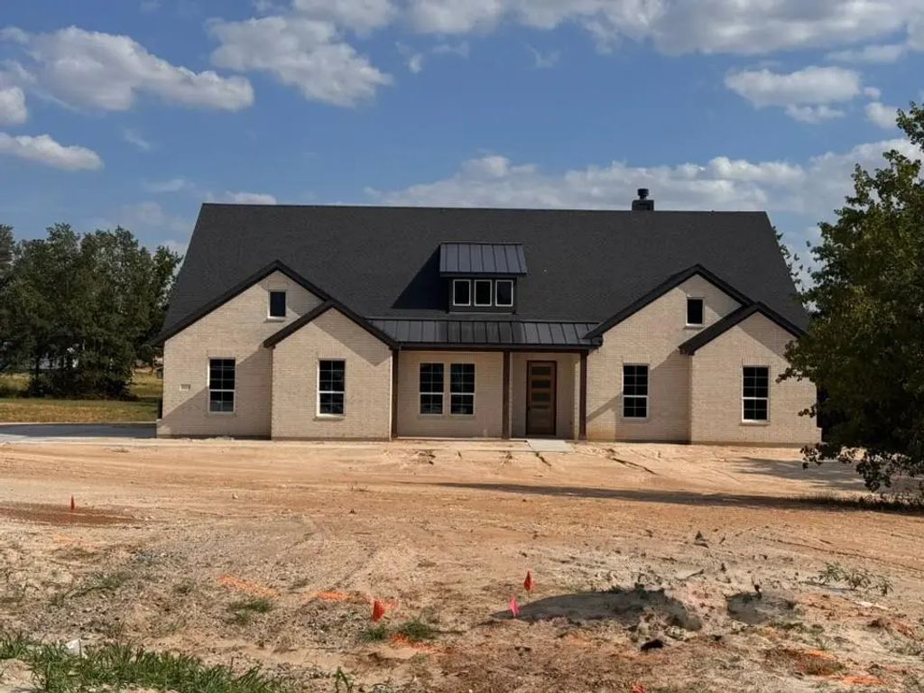 809 Zachary Michael Court, Springtown