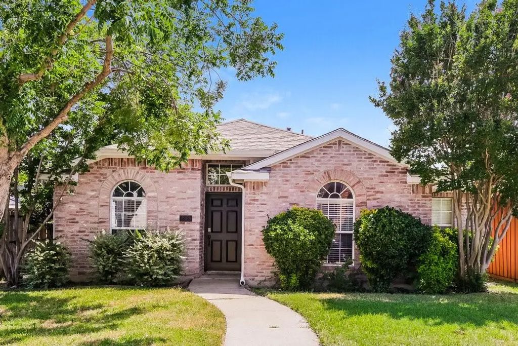 2268 Bresee Drive, Carrollton