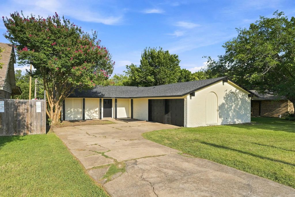 2736 N Saint Augustine Drive, Dallas