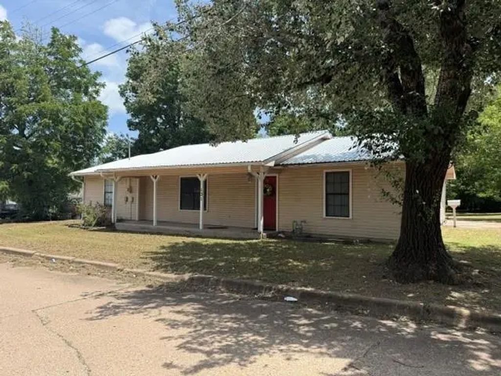 131 Se 7th Street, Cooper