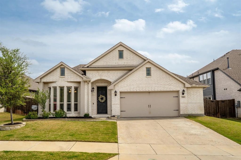 9201 Amistad Lane, Denton
