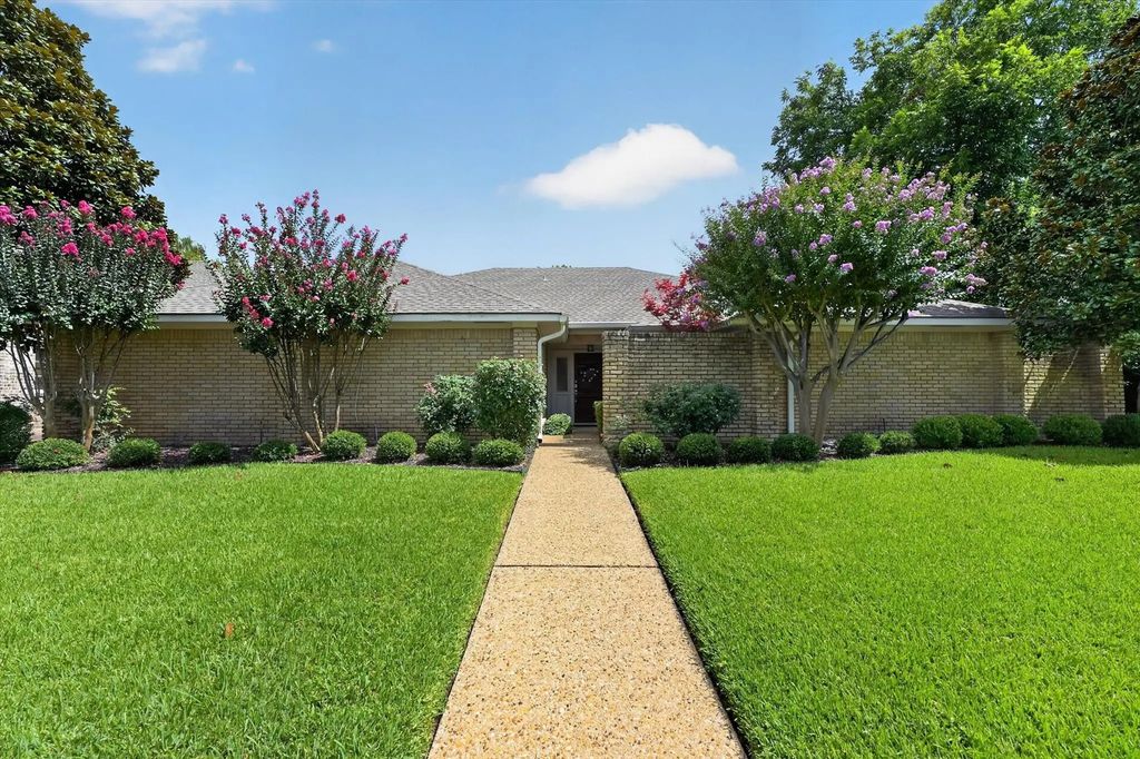 8833 Kenton Drive, Dallas