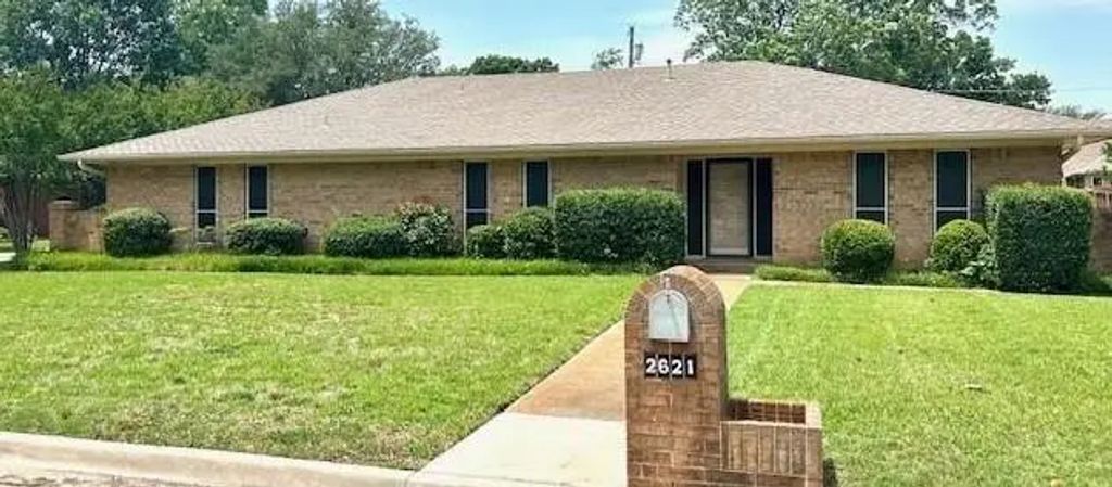 2621 Picadilly Lane, Denton