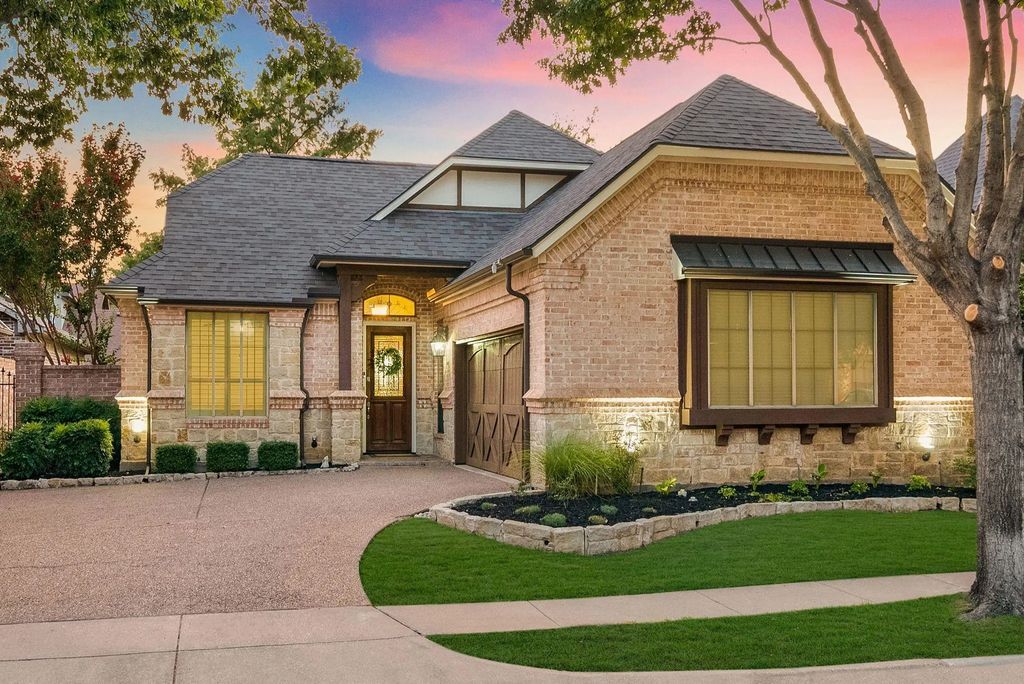 218 Versailles Lane, Keller