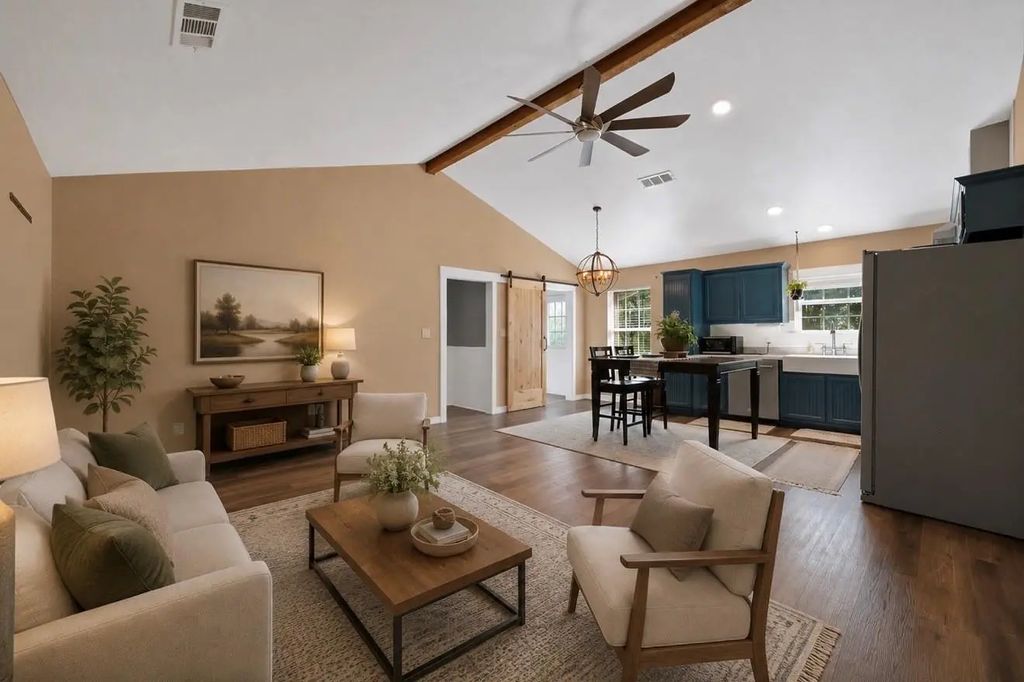 1237 Private Road 4219, Decatur