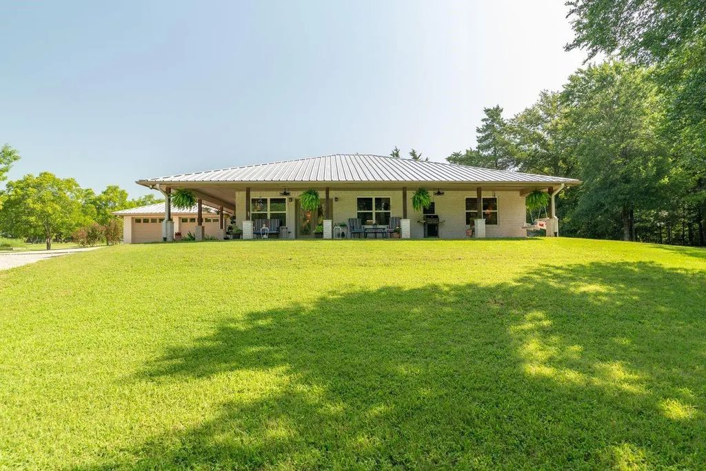 551 County Road 2607, Bonham