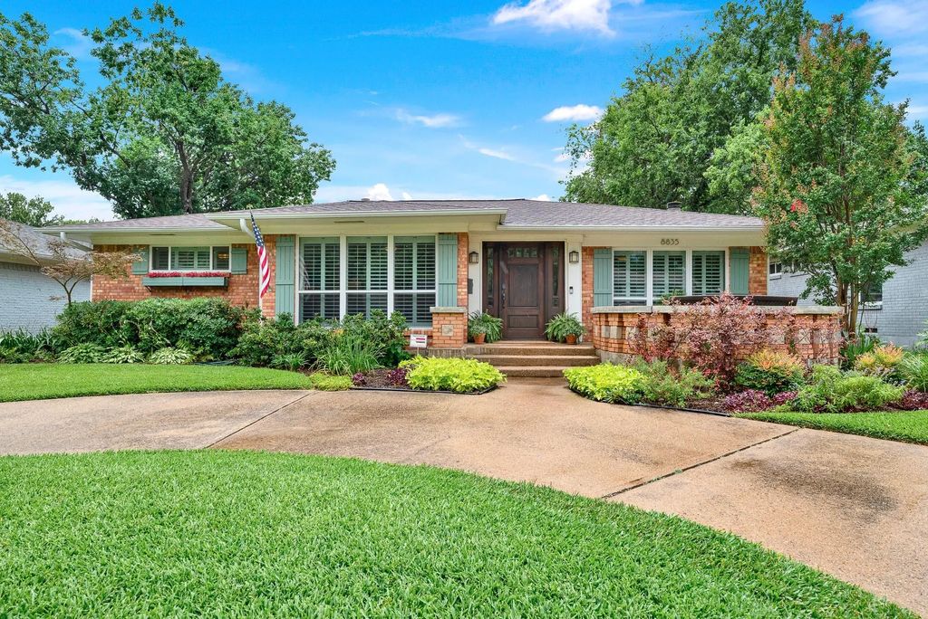 8835 Larchwood Drive, Dallas