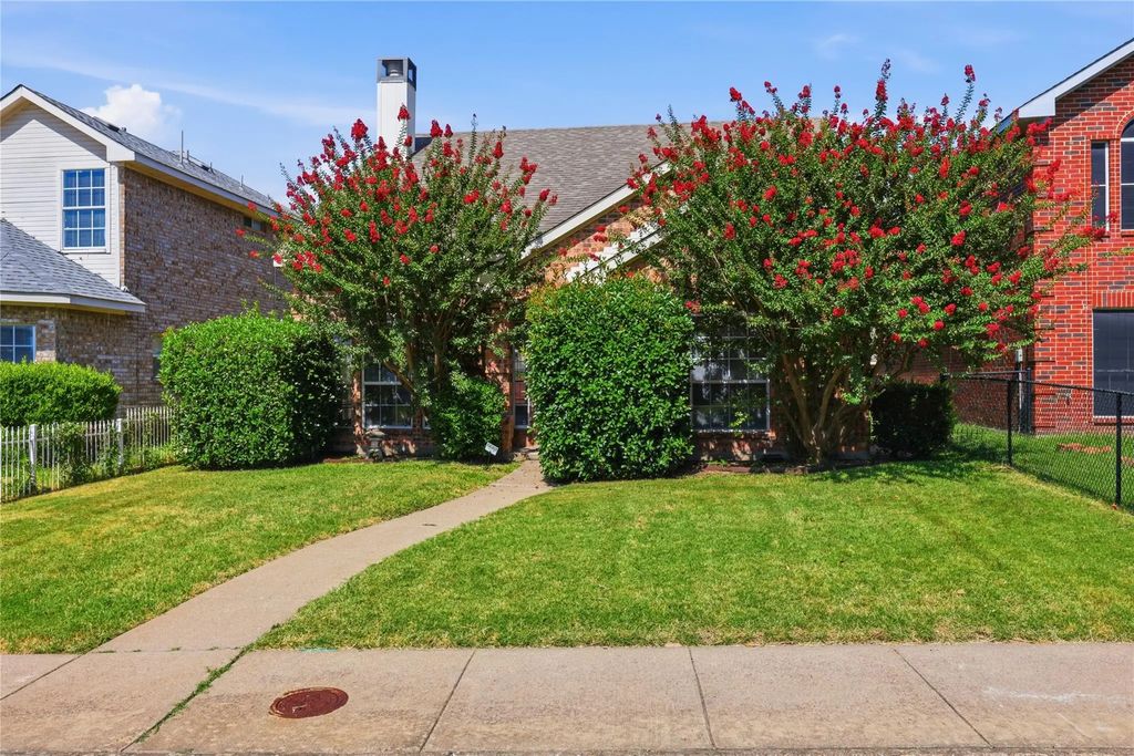 2843 Meadow Way Lane, Dallas