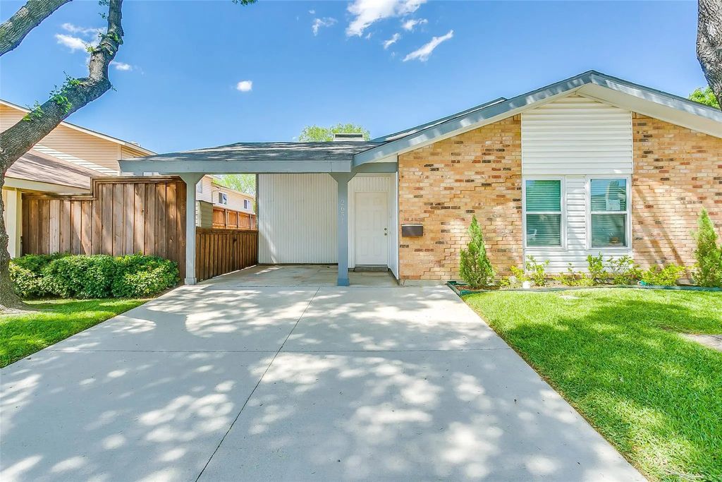 2651 Via Los Altos, Carrollton