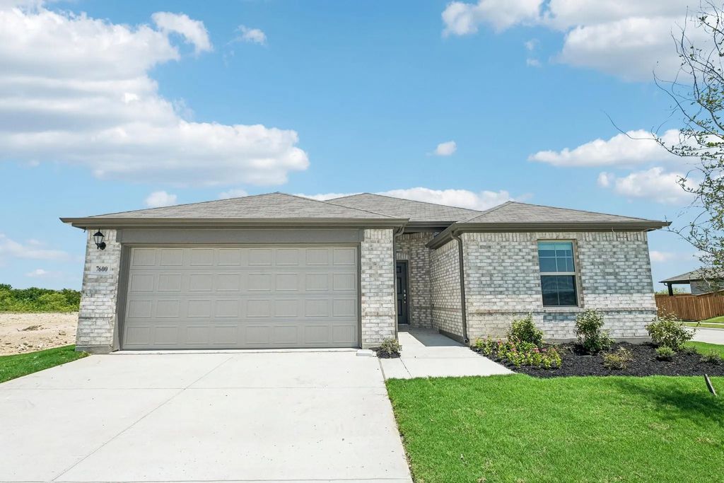 7600 Sapwood Drive, Fort Worth
