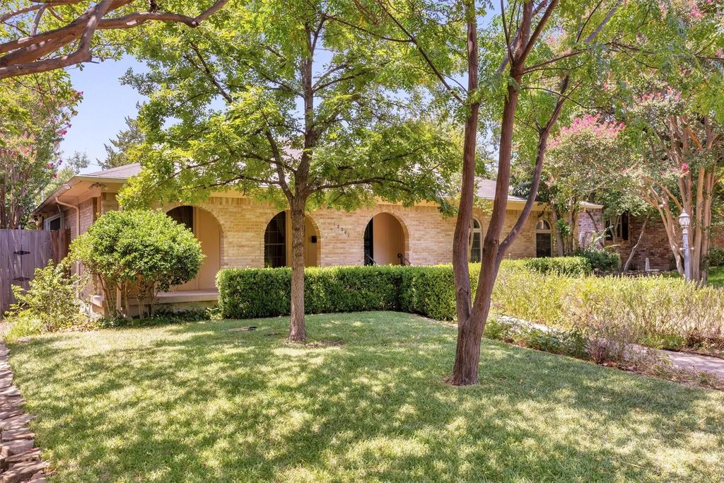 12209 Brookmeadow Lane, Dallas