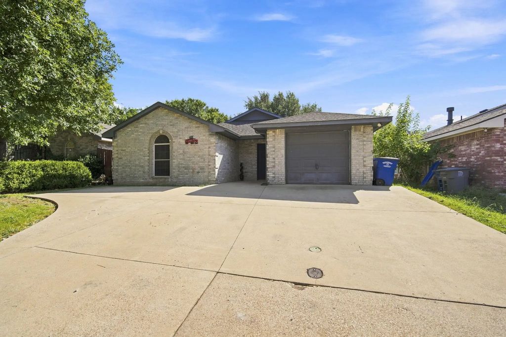 2534 Las Villas Avenue, Dallas