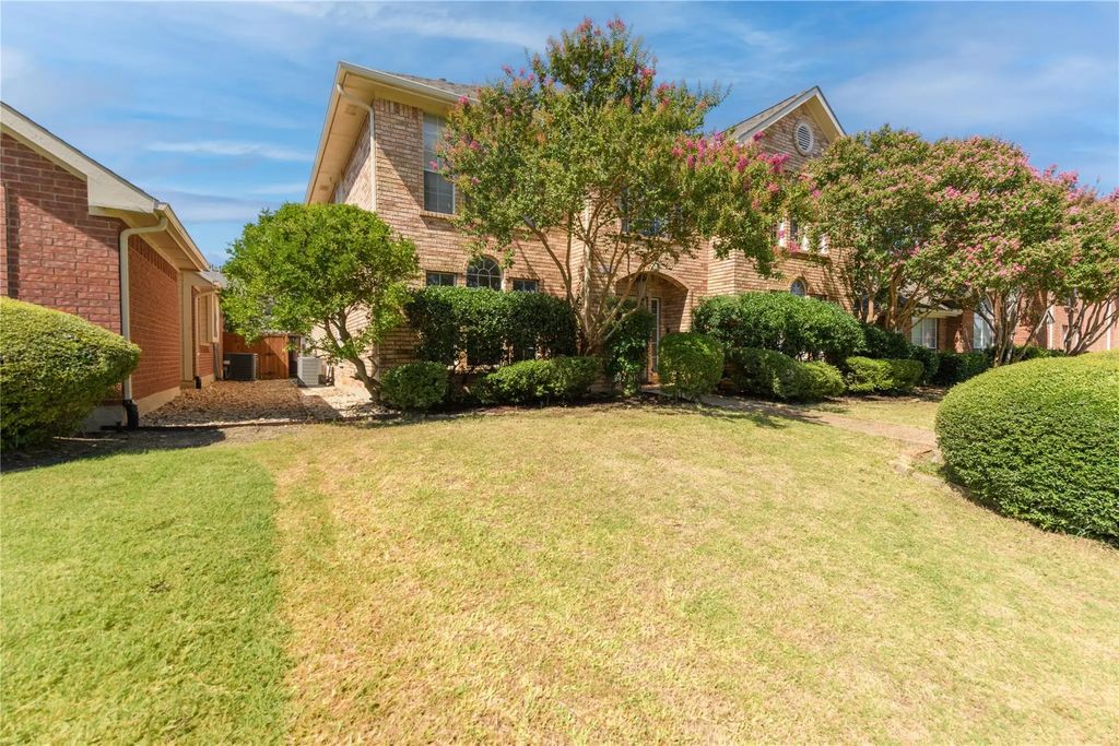 1812 Canoe Way, Carrollton