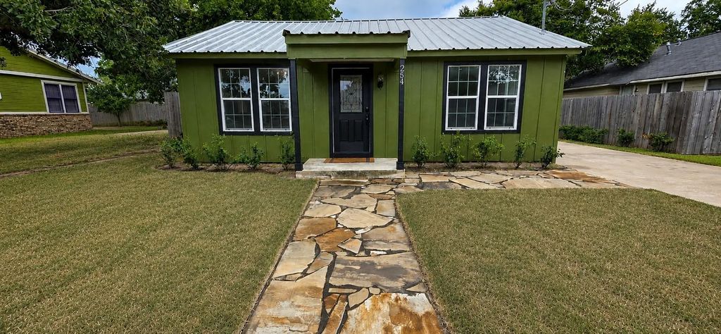 254 W Frey Street, Stephenville