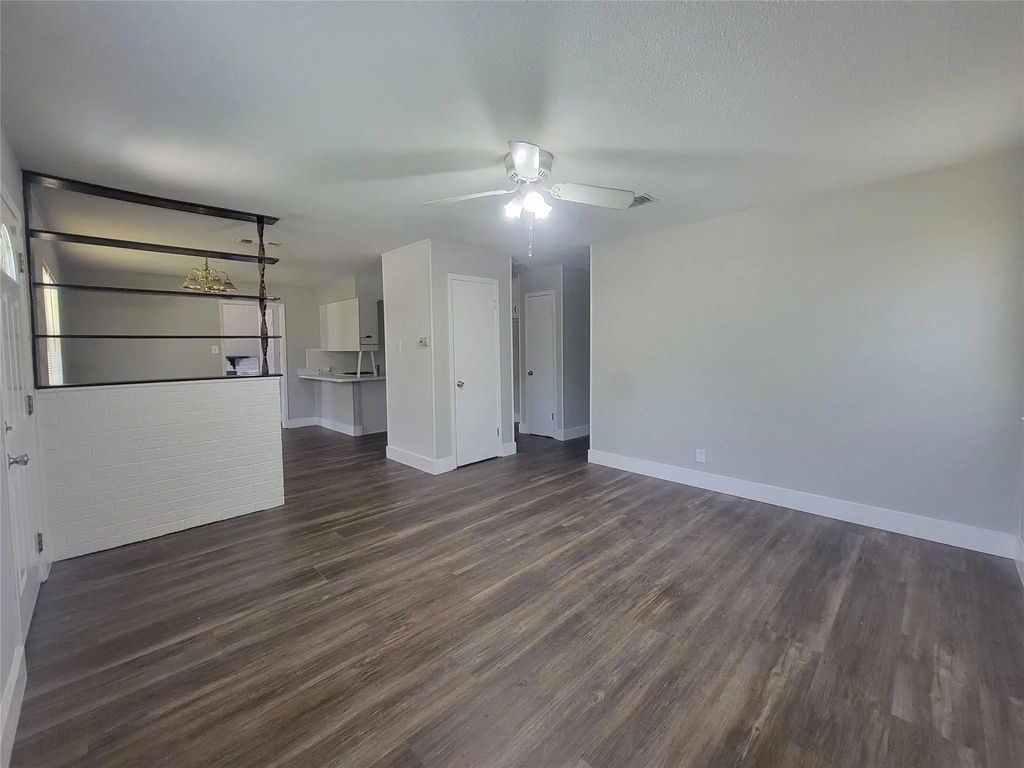 829 E Mustang Street, Crowley