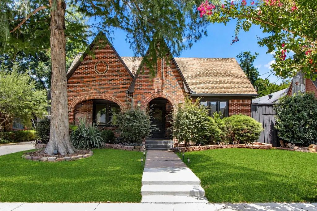 5222 Bradford Drive, Dallas