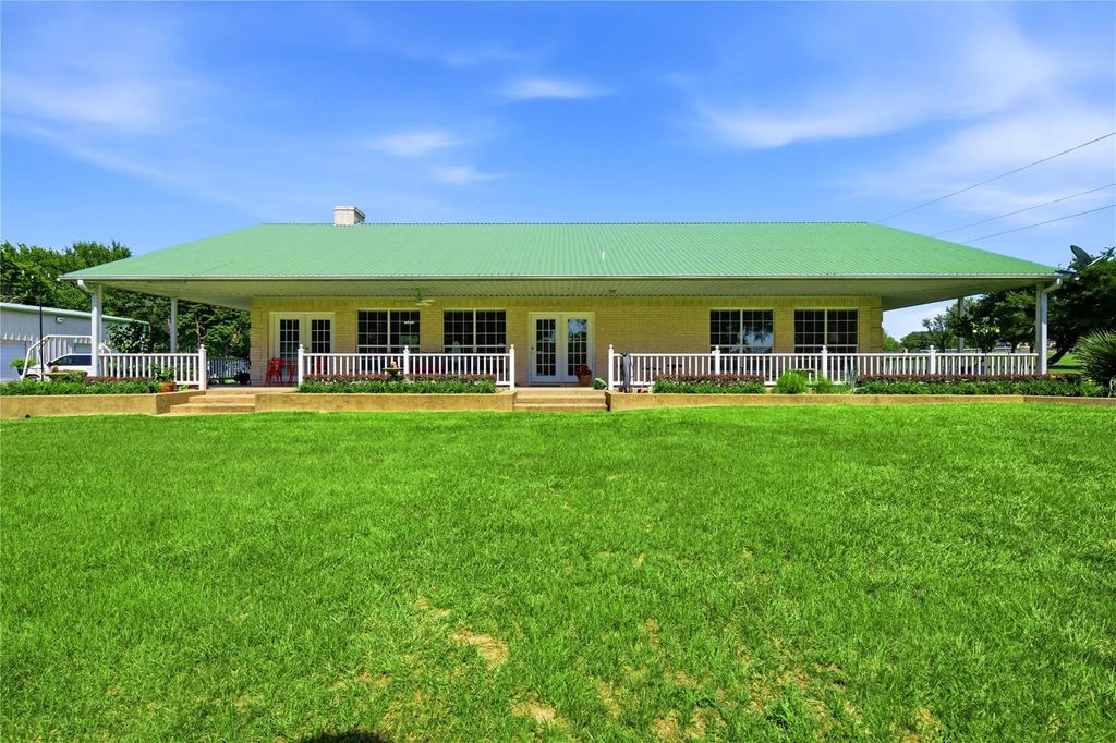 1682 County Road 4825, Athens