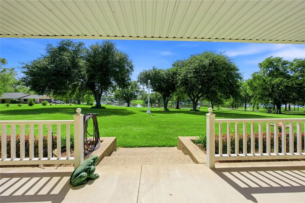 1682 County Road 4825, Athens