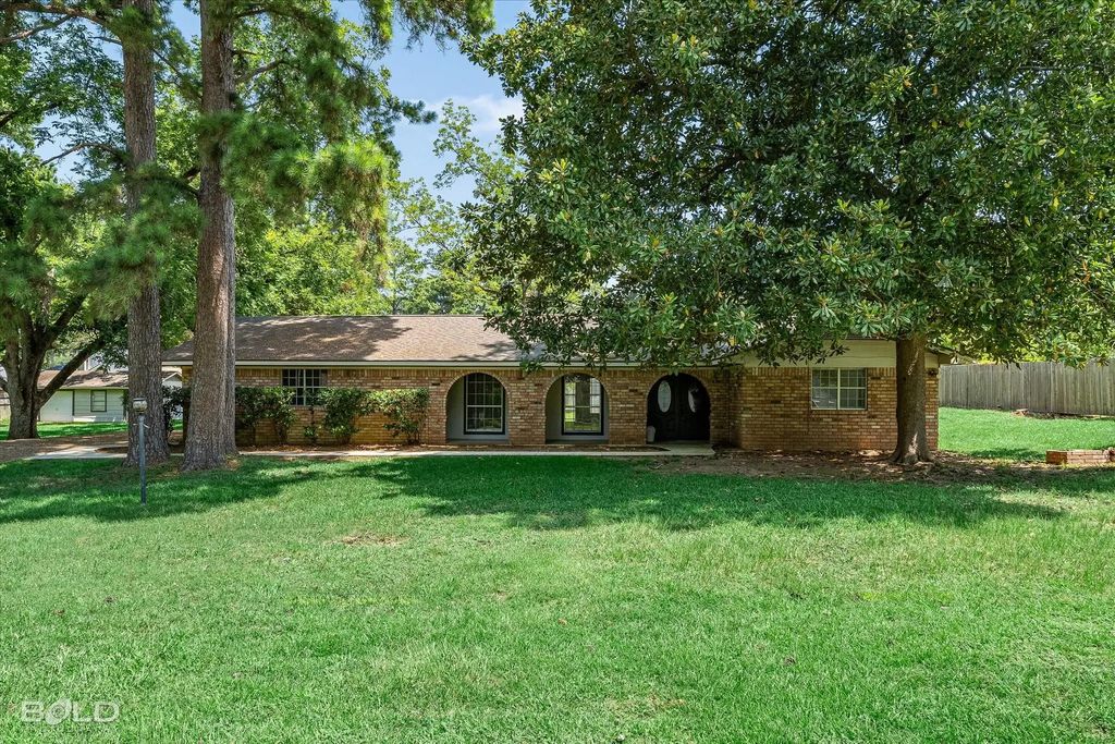 305 Pecan Drive, Shreveport