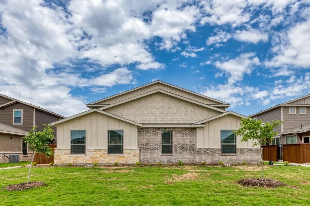 611 Harvest Moon Drive, Venus