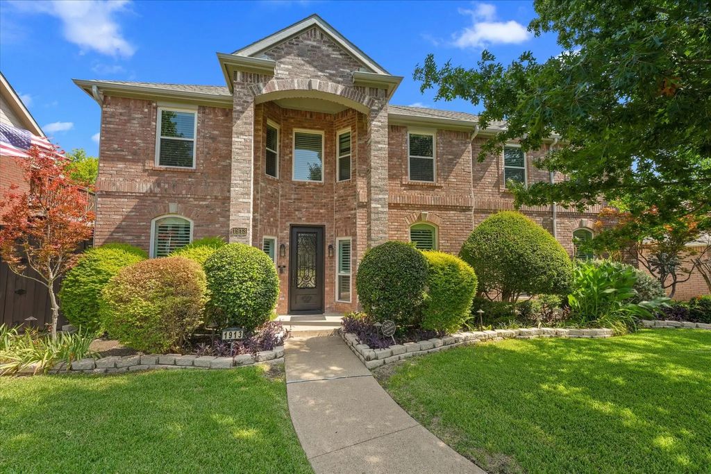 1913 Walters Drive, Plano