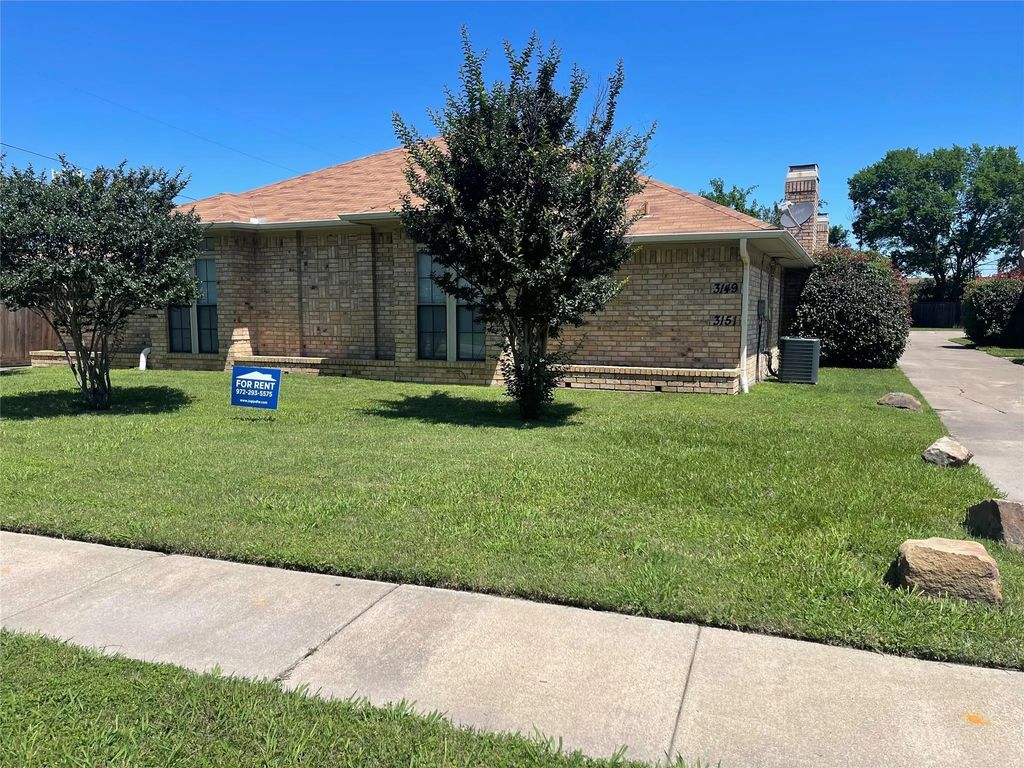 3149 Tudor Lane 3151, Irving