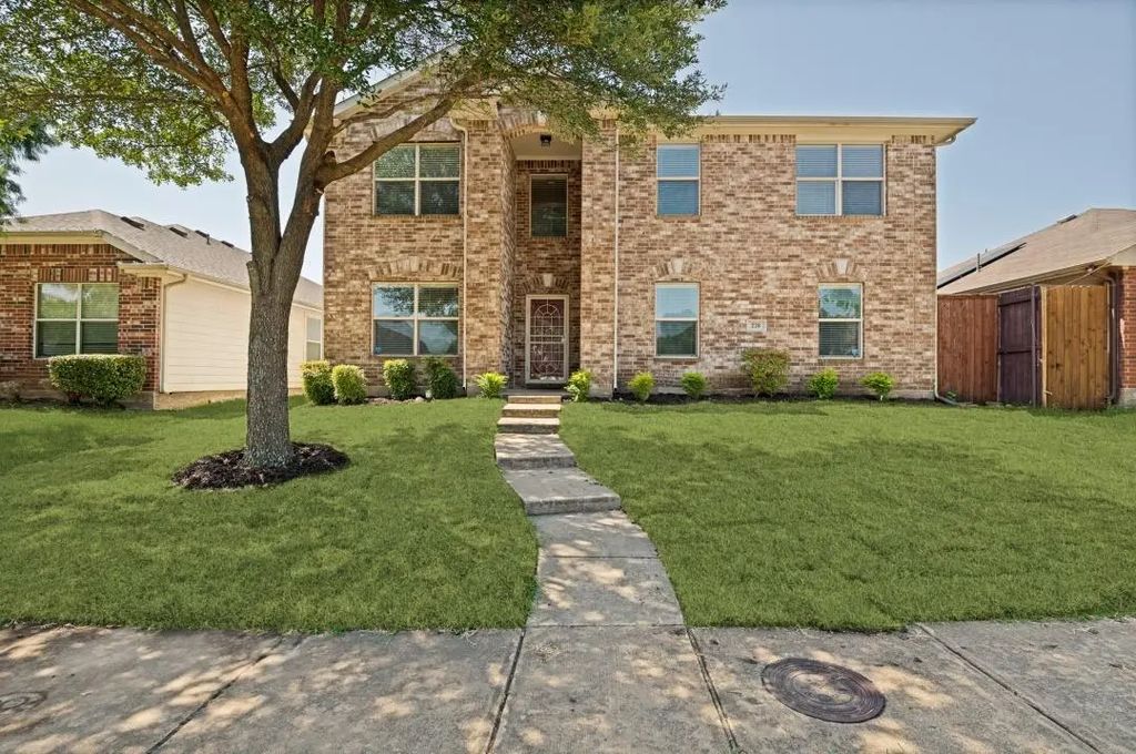 228 Great Plains Avenue, Dallas