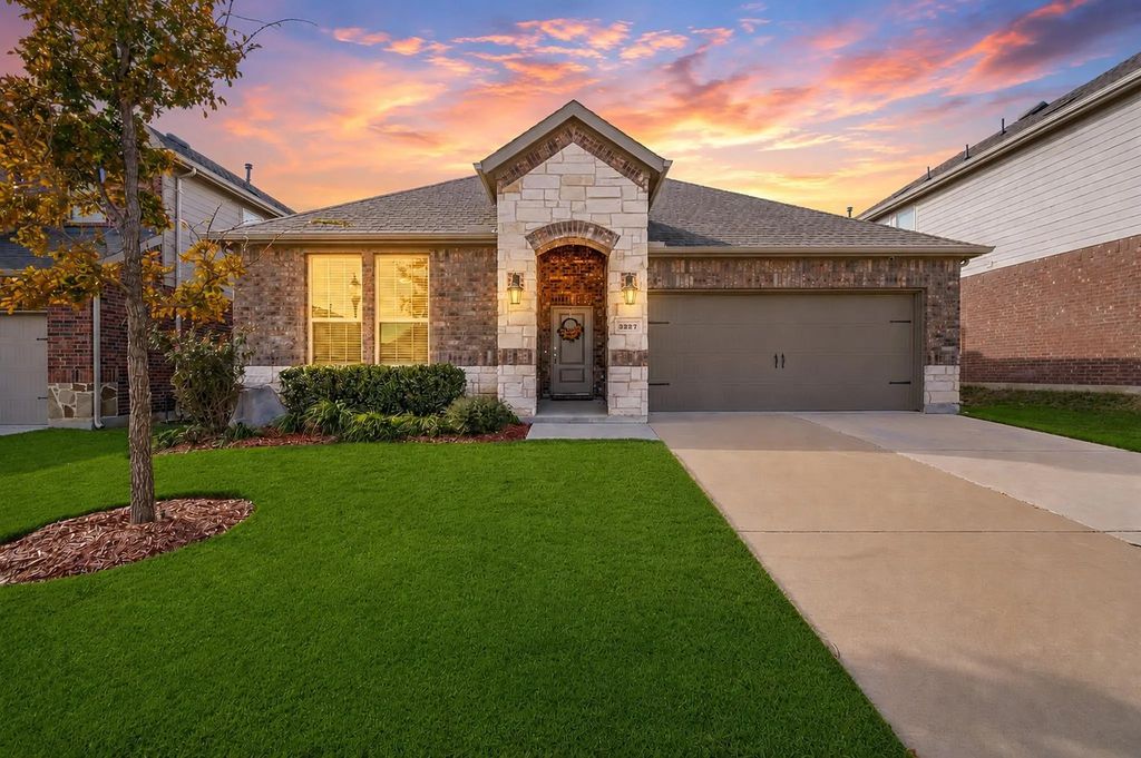 3227 Texas Trail, Aubrey