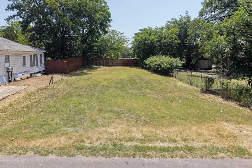 336 Leads Street, Dallas