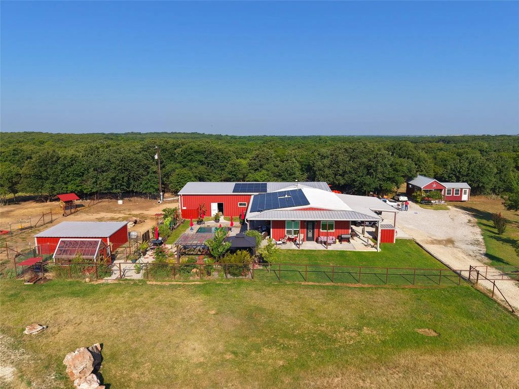 473 May Road, Nocona