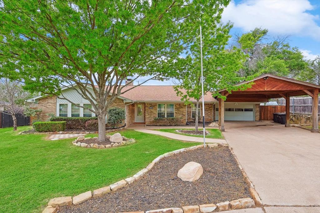 1208 Mayleaf Drive, Irving