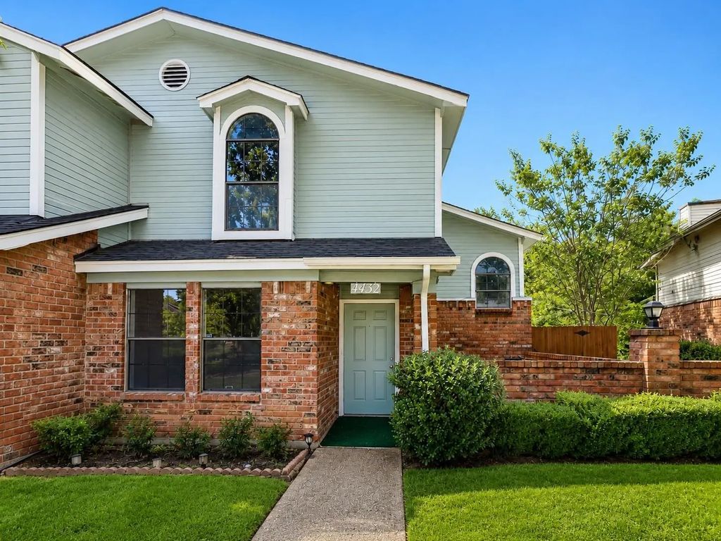 4432 Hulen Circle W, Fort Worth