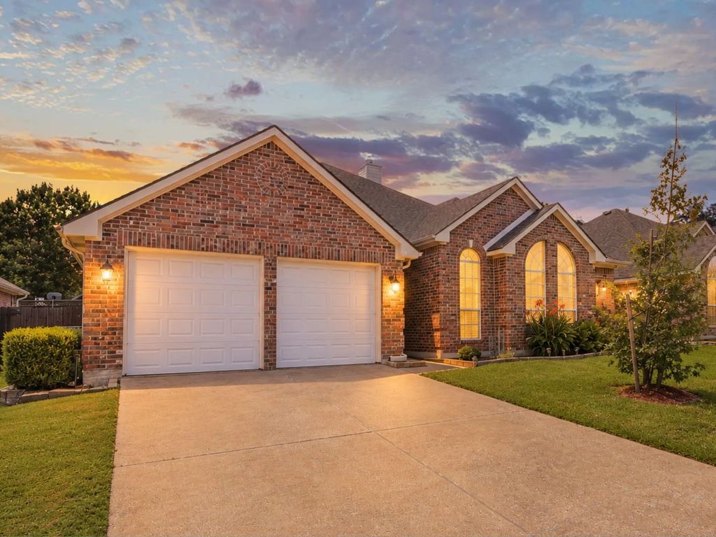 2109 Golden Arrow Drive, Flower Mound