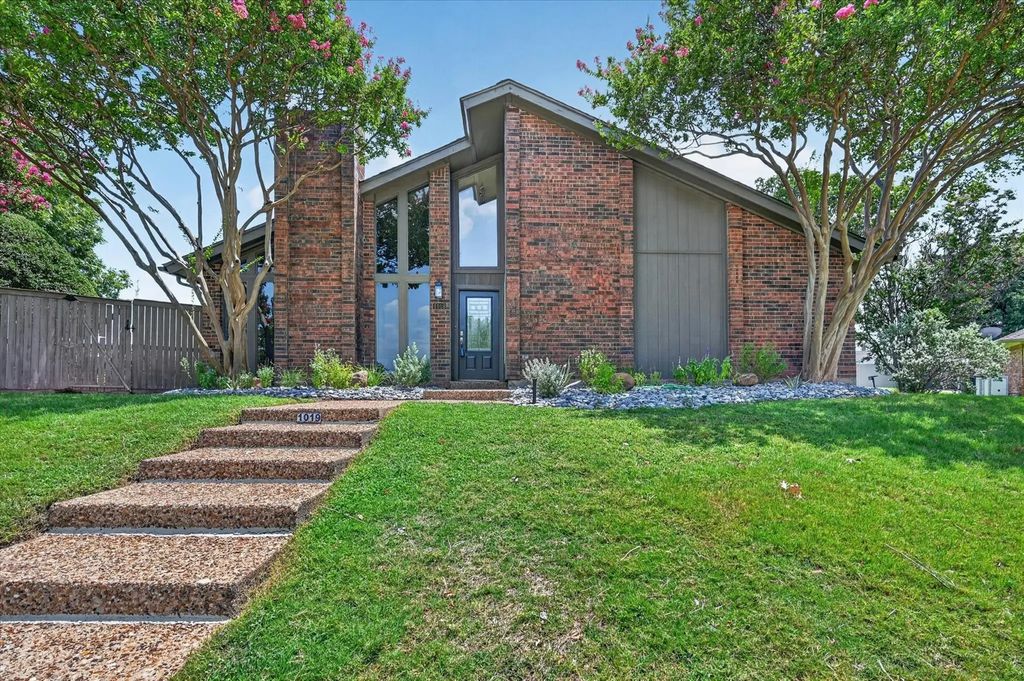 1019 Ridgeview Circle, Carrollton