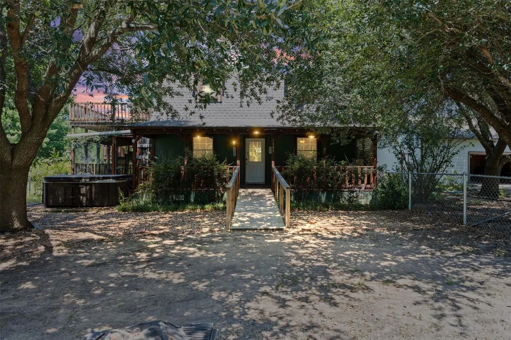 1109 Se County Road 3300, Kerens