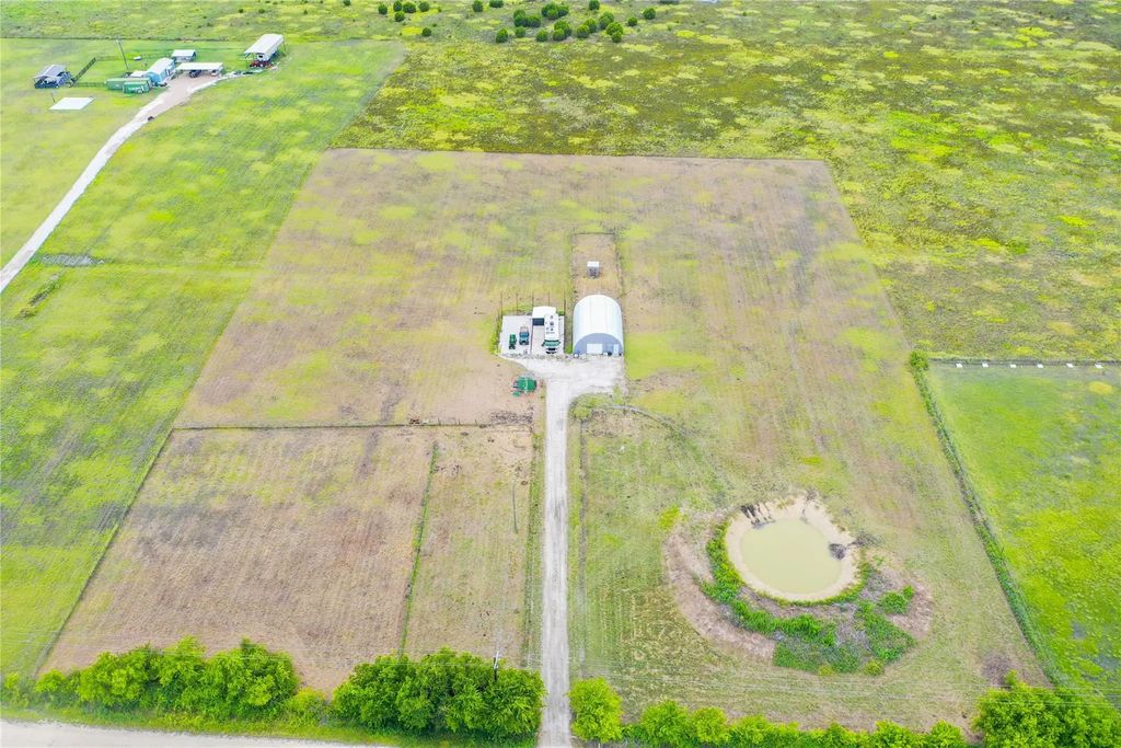 2275 County Road 4185, Meridian