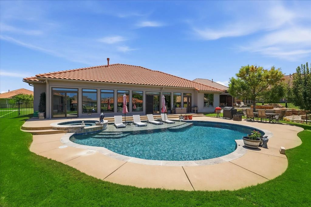 1616 Malibu Bay Court, Granbury