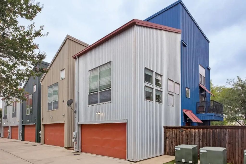 1211 Urban Lofts Drive, Dallas