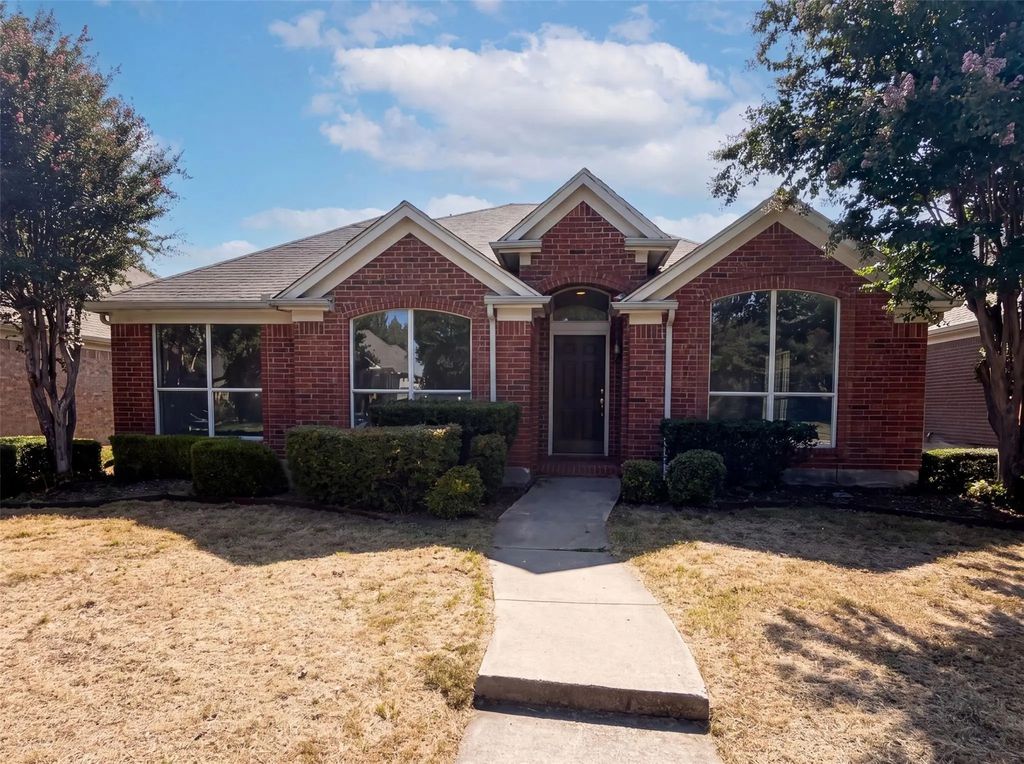 7008 Chateau Drive, Frisco