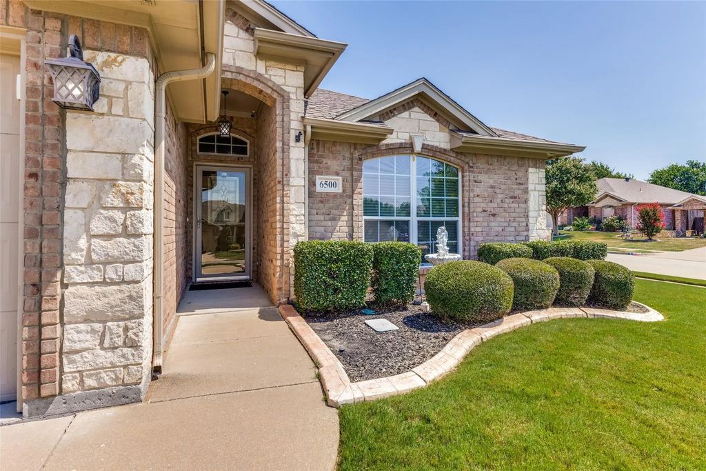 6500 Sierra Madre Drive, Fort Worth