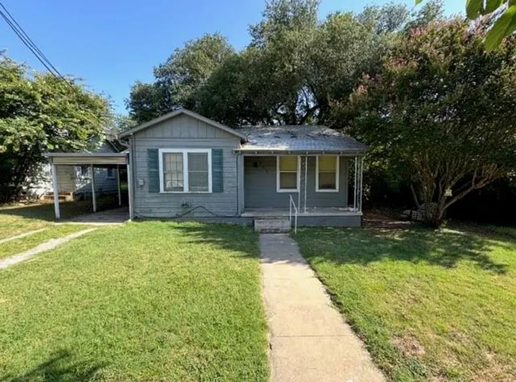 804 W Bridge Street, Weatherford